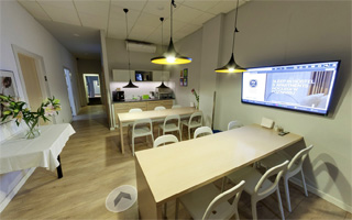 Wirtualny spacer — Sleep in Hostel